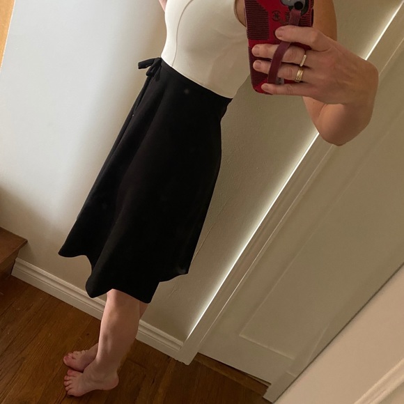 BRAND NEW BLACK AND WHITE TOMMY DRESS! - Picture 8 of 9